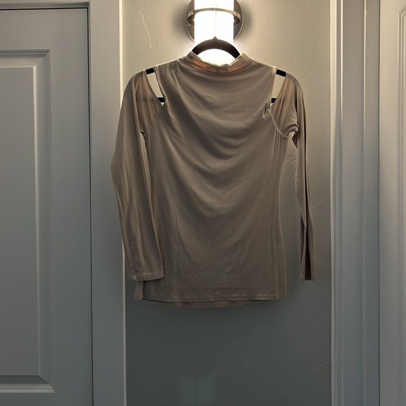Bohme essentials cold shoulder long sleeve top - Picture 2 of 3